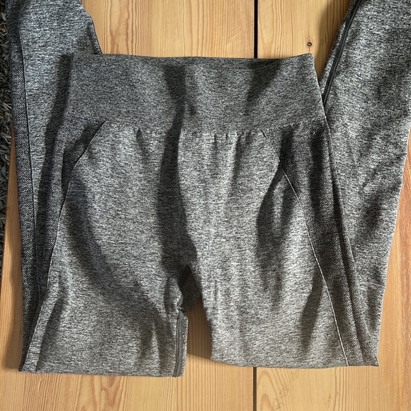 Gymshark leggings - Picture 3 of 3